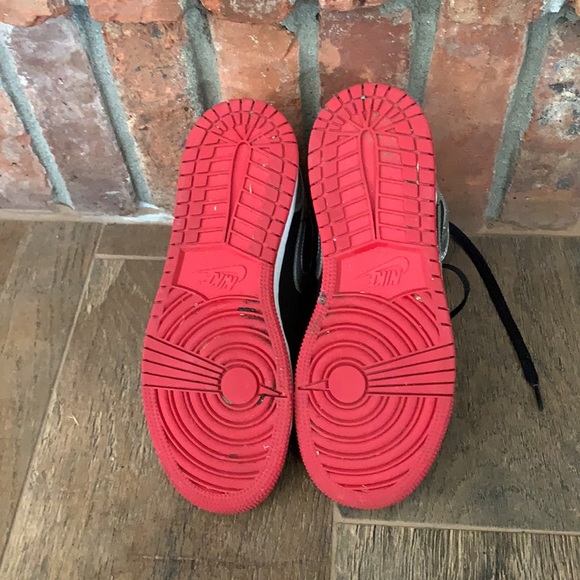 Nike Air Jordan 1’s Johnny Kilroy - Picture 2 of 8